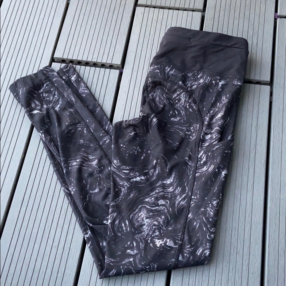 Lululemon marbled active speed tight ll legging.